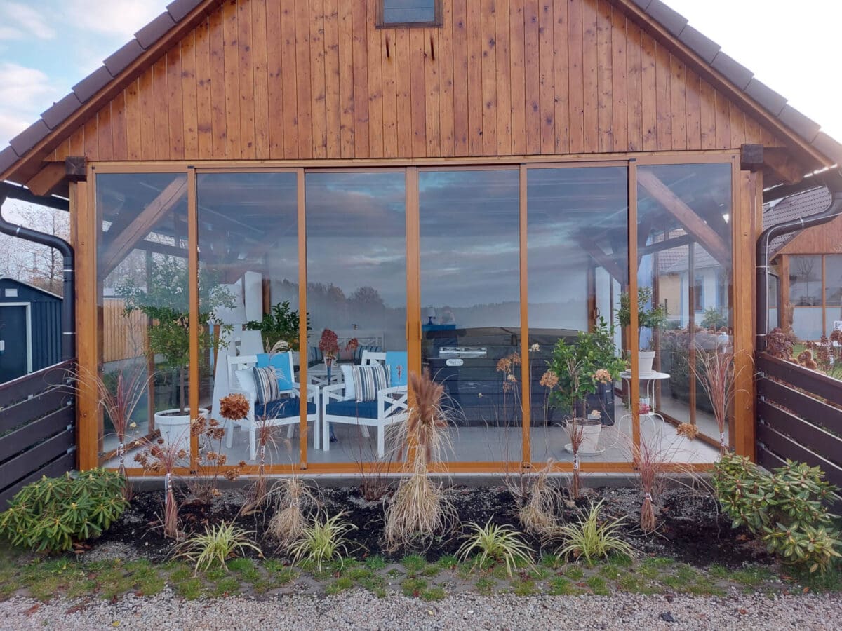 ALU-MASIV: dřevěná porgola - zasklení z hliníku, Třeboň