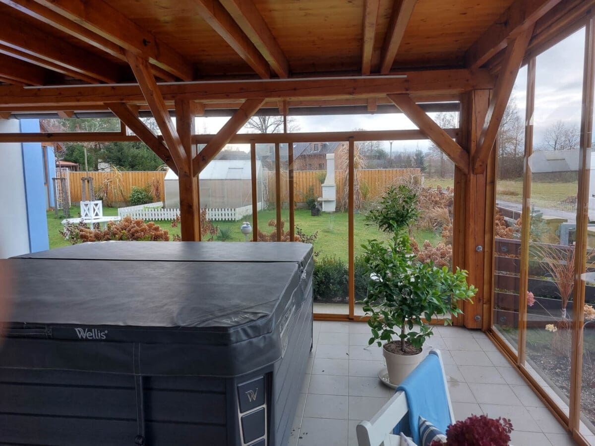 ALU-MASIV: dřevěná porgola - zasklení z hliníku, Třeboň