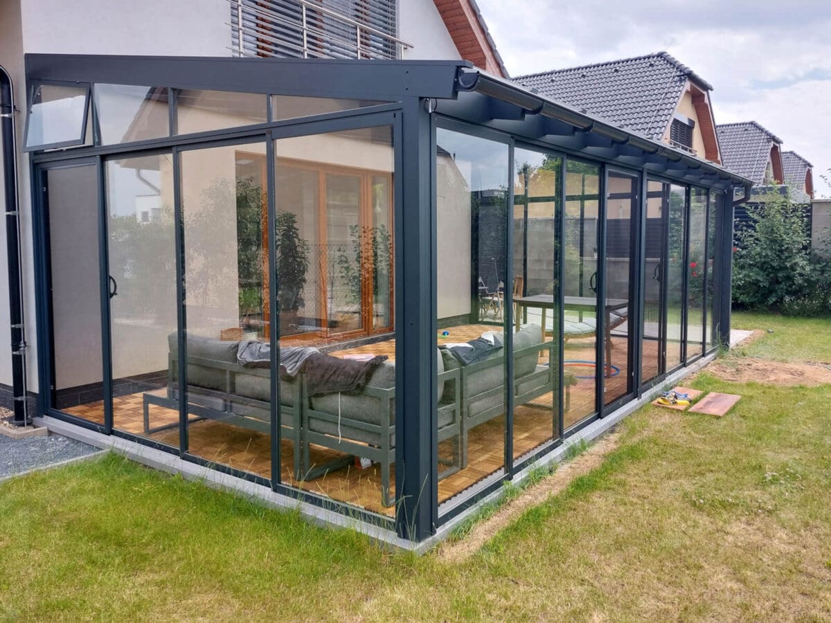 ALU-MASIV: zimní zahrada z hliníku: pohled zboku, Hajany